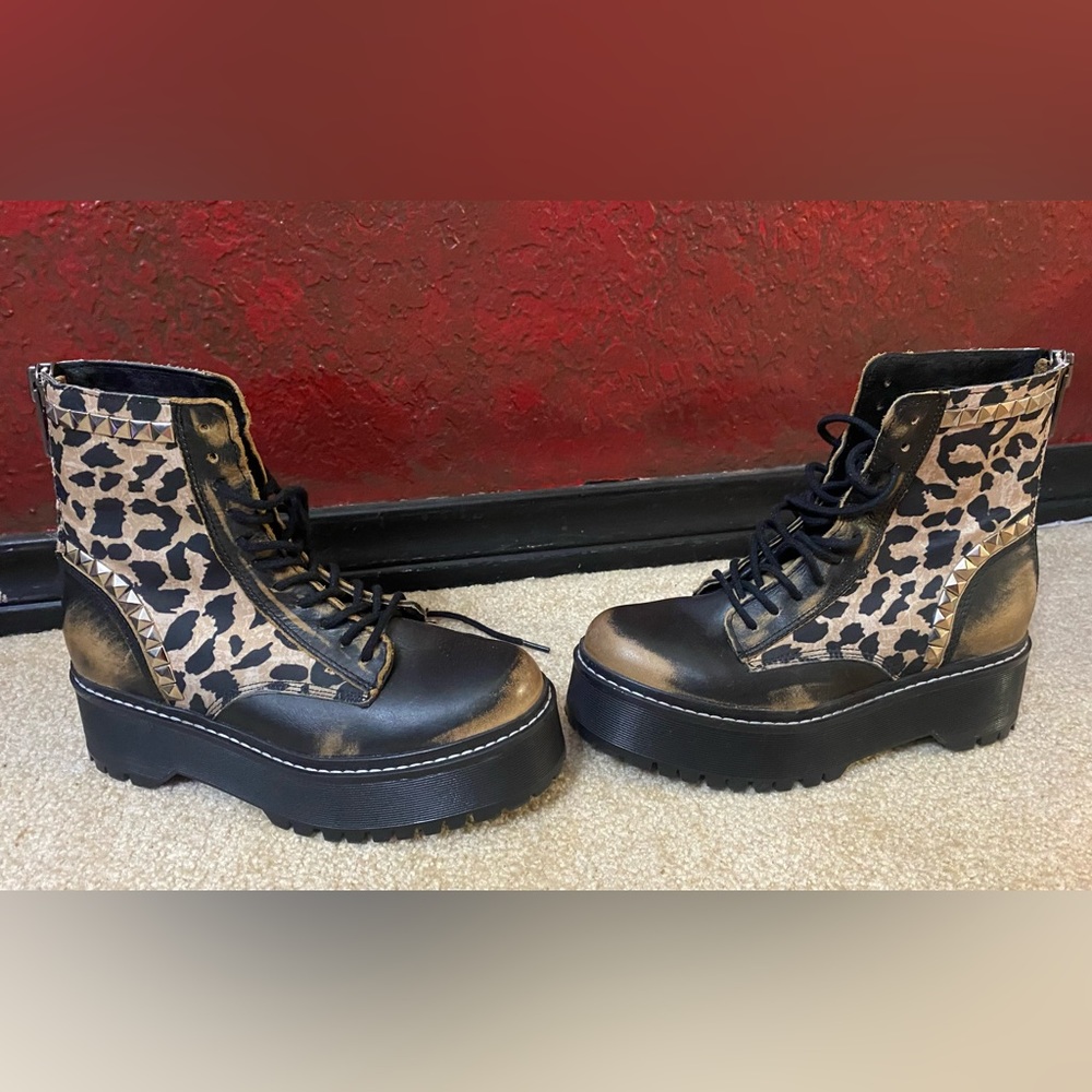 Steve Madden Leopard Boots Size 6
